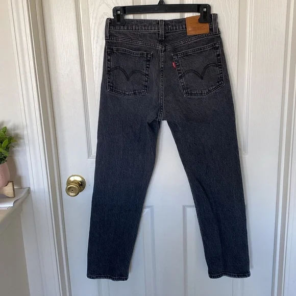 Levi’s wedgie straight jeans; size 26 - Picture 6 of 9